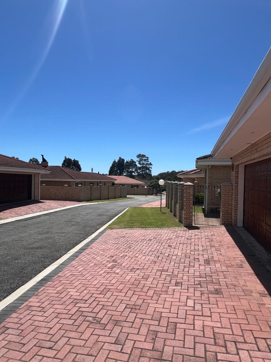 3 Bedroom Property for Sale in Weybridge Park Eastern Cape